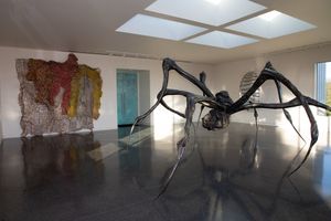 [El Anatsui][0], _Rehearsal_ (2015); [Louise Bourgeois][1], _Crouching Spider_ (2003). Courtesy © The Donum Collection and the artist. Photo: Robert Berg.  


[0]: https://ocula.com/artists/el-anatsui/
[1]: https://ocula.com/artists/louise-bourgeois/